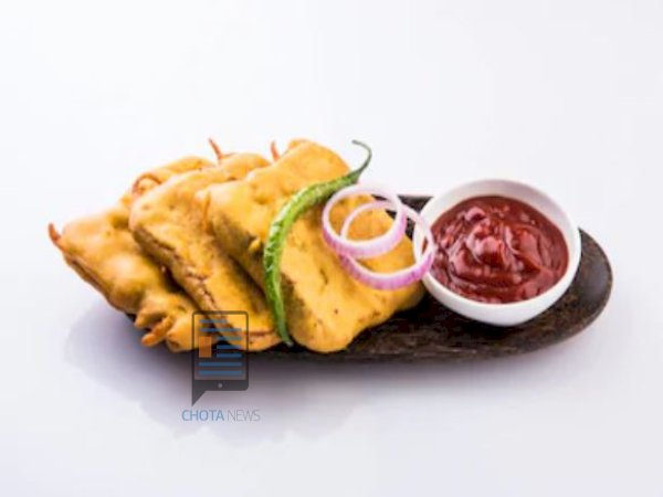 How to make tasty Bread pakora at home.